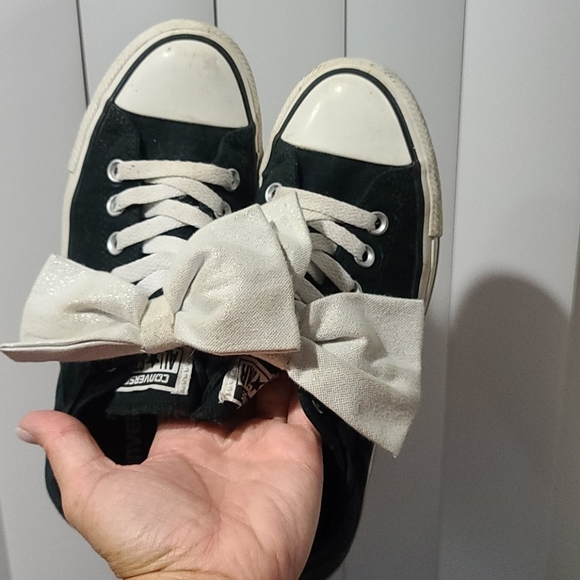 converse bow shoes